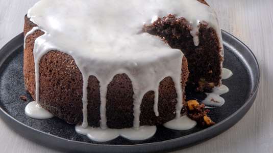 Βιεννέζικο Κέικ με Πορτοκάλι, Σταφίδες και Κουκουνάρι