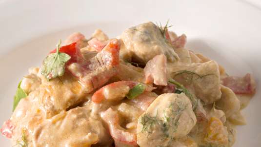 Φιλέτο Γαλοπούλας με Πιπεριές και Γιαούρτι