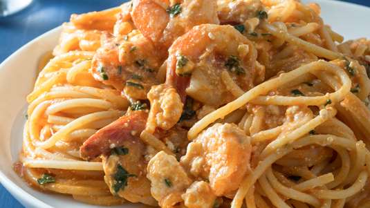 Σπαγγέτι με Σάλτσα Γαρίδες Σαγανάκι