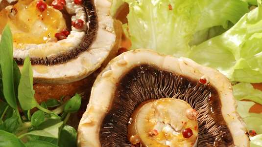 Ψητά Πορτομπέλο με Τρυφερά Σαλατικά