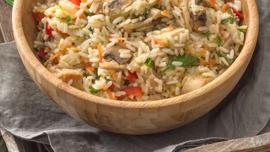 Ρυζοσαλάτα με Ψητό Κοτόπουλο