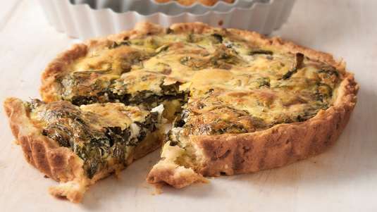 Τάρτα με Σπανάκι, Ανθότυρο και Καρύδια