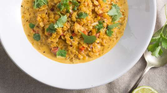 Κόκκινες Φακές με Κάρι και Κρέμα Καρύδας