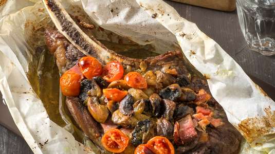 Μοσχαρίσιες Μπριζόλες με Μανιτάρια στο Χαρτί