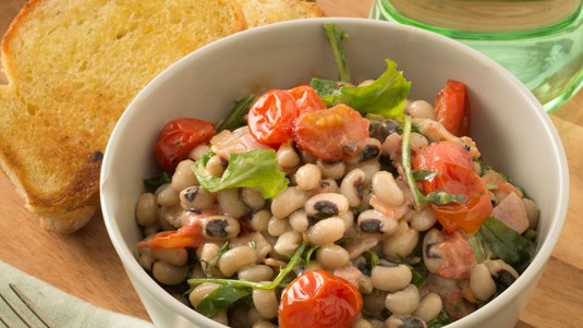 Σαλάτα με Φασόλια, Ψητά Ντοματίνια και Αρωματική Βινεγκρέτ