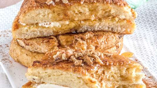 Αυγοφέτες με Τυρί Κρέμα και Μέλι