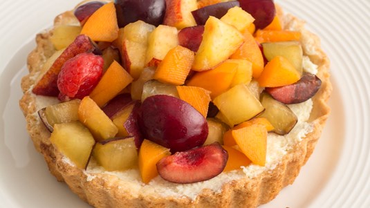 Τάρτα με Κρέμα Μασκαρπόνε και Καλοκαιρινά Φρούτα