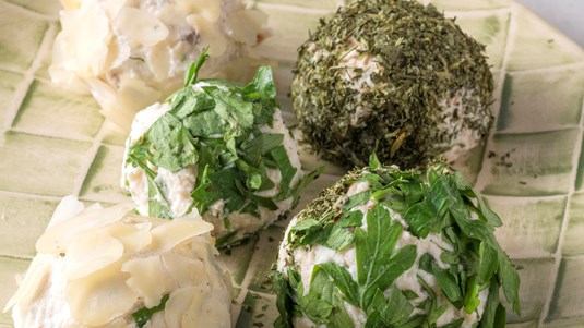 Μπαλίτσες Τυριού με Μπαχαρικά