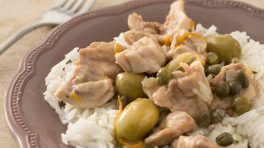 Κοτόπουλο με Ελιές, Πορτοκάλι και Δεντρολίβανο