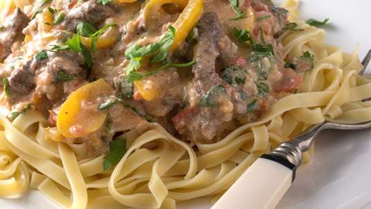 Ταλιατέλες με Μοσχαρίσια Φιλετάκια και Πιπεριές