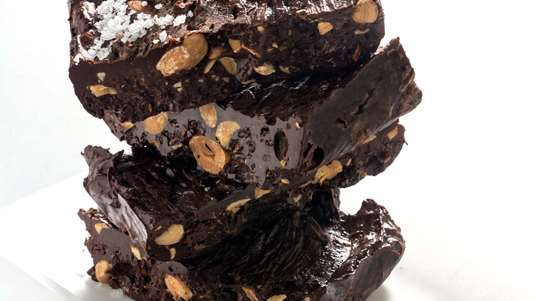 Σοκολάτα με Αμύγδαλα, Πορτοκάλι και Ανθό Αλατιού