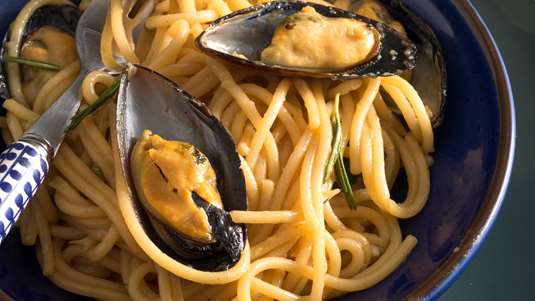 Σπαγγέτι με Μύδια, Κρασί και Δεντρολίβανο