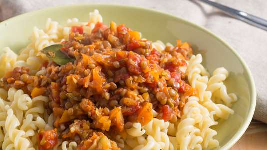 Φουσίλι με Σάλτσα από Φακές