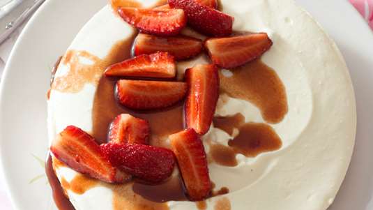 Cheesecake με Ανθότυρο και Φράουλες