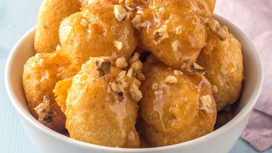 Πανεύκολα Αφράτα Λουκουμαδάκια χωρίς Μαγιά