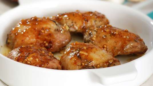 Κοπανάκια Κοτόπουλου με Σάλτσα Μπίρας και Μουστάρδας