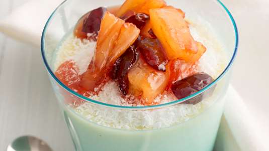 Πανακότα με Κρέμα Καρύδας και Σάλτσα Φρούτων