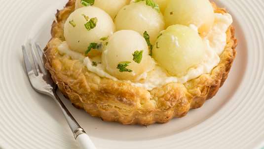 Τάρτες Σφολιάτας με Δροσερή Κρέμα Πεπόνι