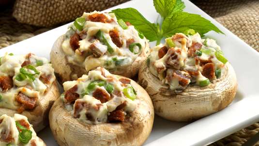 Μανιτάρια Γεμιστά με Κιμά και Τυρί