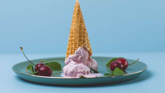 Αφράτο Παγωτό με Κεράσι