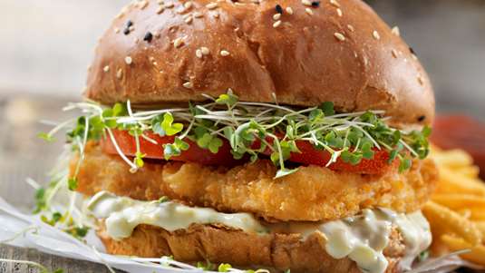 Burger Ψαριού με Πικάντικη Μαγιονέζα