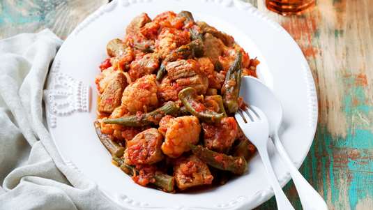 Kοτόπουλο με Μπάμιες