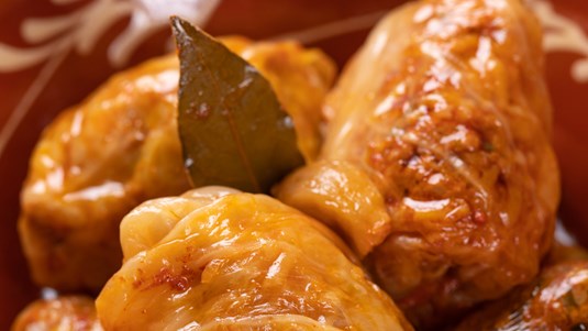 Λαχανοντολµάδες Κοκκινιστοί