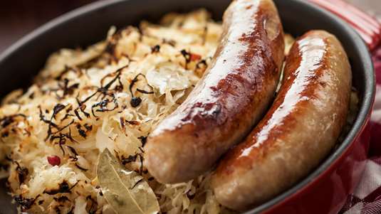 Λουκάνικα με Λάχανο