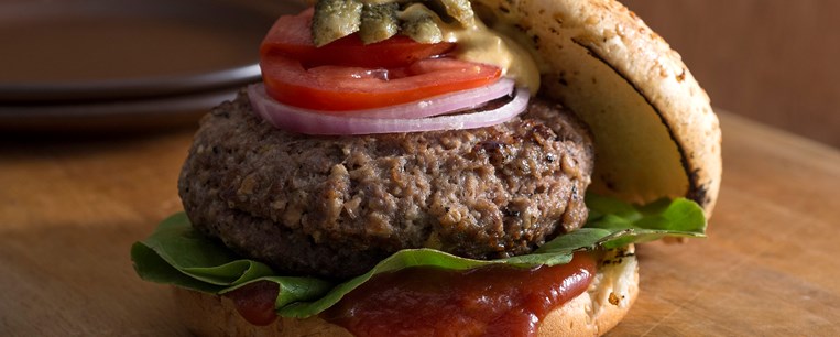 ΚΛΑΣΙΚΟ ΜΠΕΡΓΚΕΡ ΜΕ ΜΟΣΧΑΡΙΣΙΟ ΚΙΜΑ