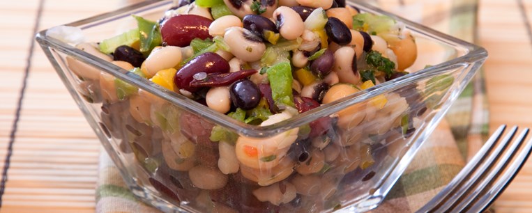 ΣΑΛΑΤΑ ΜΕ ΦΑΣΟΛΙΑ ΜΑΥΡΟΜΑΤΙΚΑ