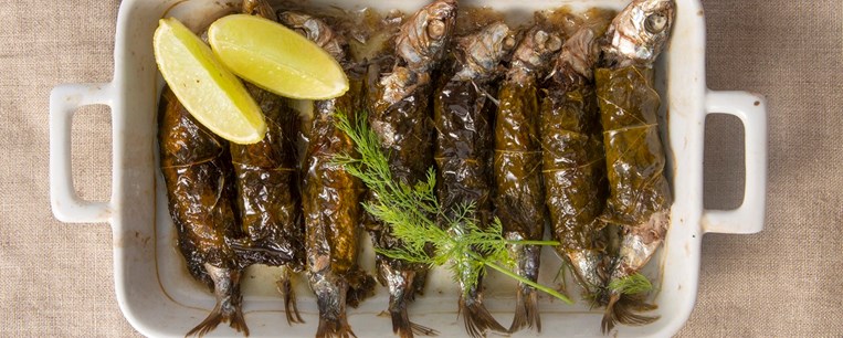 ΣΑΡΔΕΛΕΣ ΜΕ ΑΜΠΕΛΟΦΥΛΛΟ