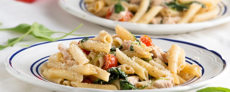 ΠΕΝΕΣ ΜΕ ΚΟΤΟΠΟΥΛΟ ΣΠΑΝΑΚΙ ΝΤΟΜΑΤΙΝΙΑ