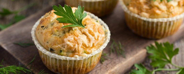 muffin με κολοκυθάκια και τυρί