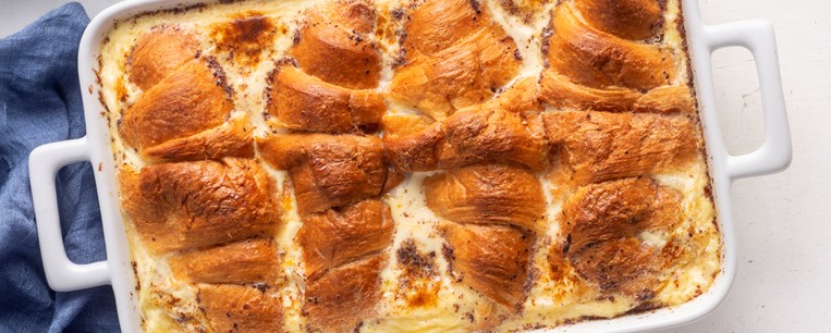 ΠΟΥΤΙΓΚΑ ΜΕ ΚΡΟΥΑΣΑΝ ΠΡΑΛΙΝΑ ΚΑΙ ΑΧΛΑΔΙ