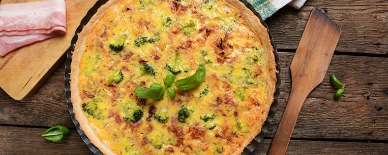 ΣΚΕΠΑΣΤΗ ΤΑΡΤΑ ΜΕ ΜΠΡΟΚΟΛΟ