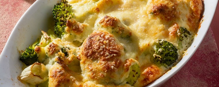 ΣΟΥΦΛΕ ΜΕ ΜΠΡΟΚΟΛΟ ΚΑΙ ΤΥΡΙΑ