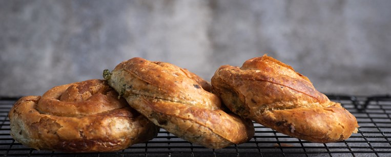 ΤΥΡΟΠΙΤΑ ΑΝΘΟΤΥΡΟ ΚΑΙ ΚΟΠΑΝΙΣΤΗ