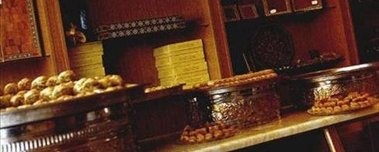 Χίλιες και μία «Layal»