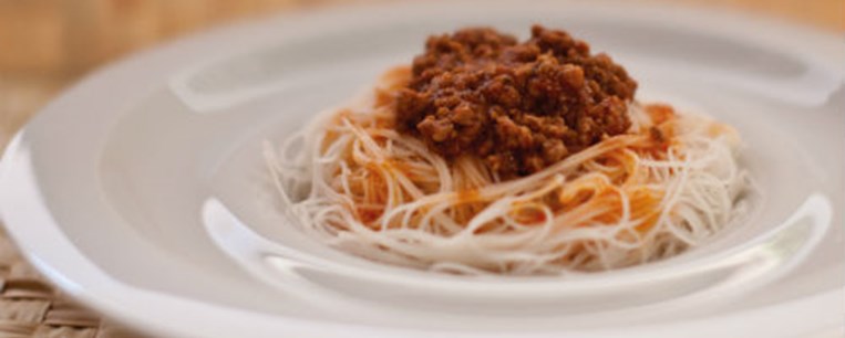 Νoodles ρυζιού με κιμά