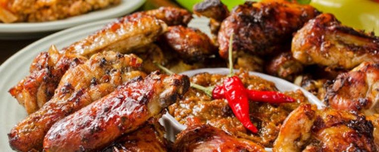 Φτερούγες κοτόπουλου με σπιτική barbeque sauce