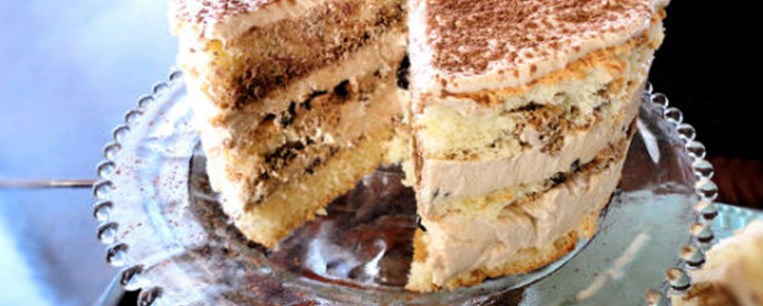 Τιραμισού με μπαγιάτικο τσουρέκι