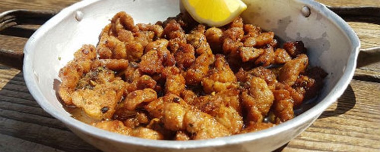 Αρνίσια γλυκάδια τηγανιά (του μεζεδοπωλείου "Παραλιακόν")