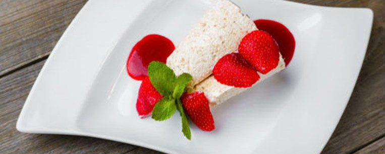 Semifreddo με φράουλες και καρύδα