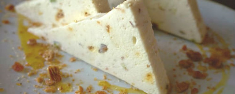 Semifreddo με αμύγδαλα