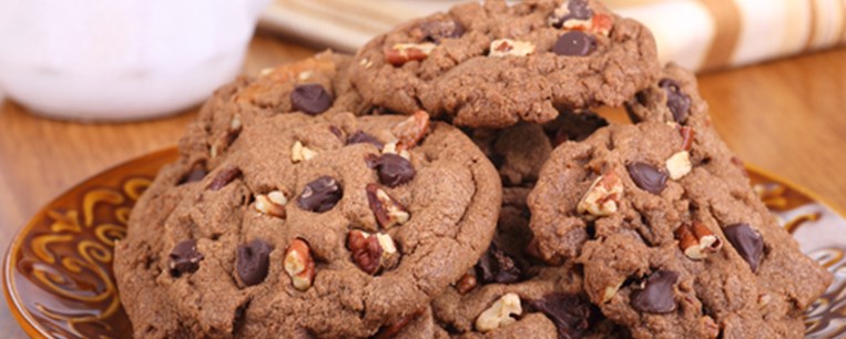 Μπισκότα με σοκολάτα και καρύδια