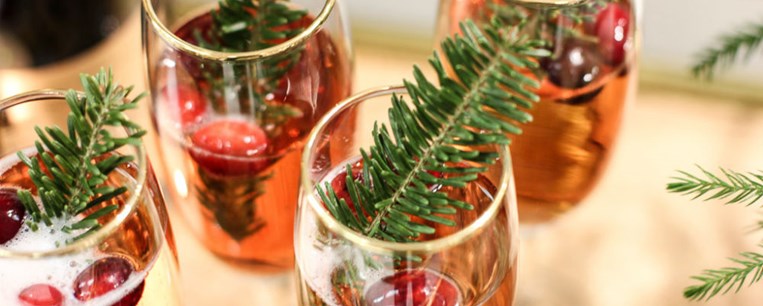 Έξι παραδοσιακά γιορτινά cocktails του κόσμου