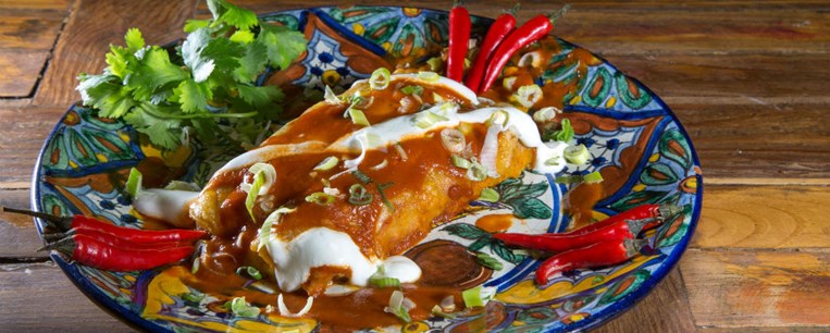 Μαγειρεύουμε enchiladas με κοτόπουλο αλά «Dos Hermanos»