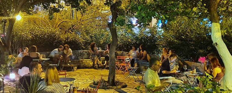 Wine with Eleni - όχι ένα ακόμα wine bar