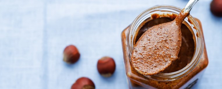 Η καλύτερη σπιτική vegan πραλίνα φουντουκιού