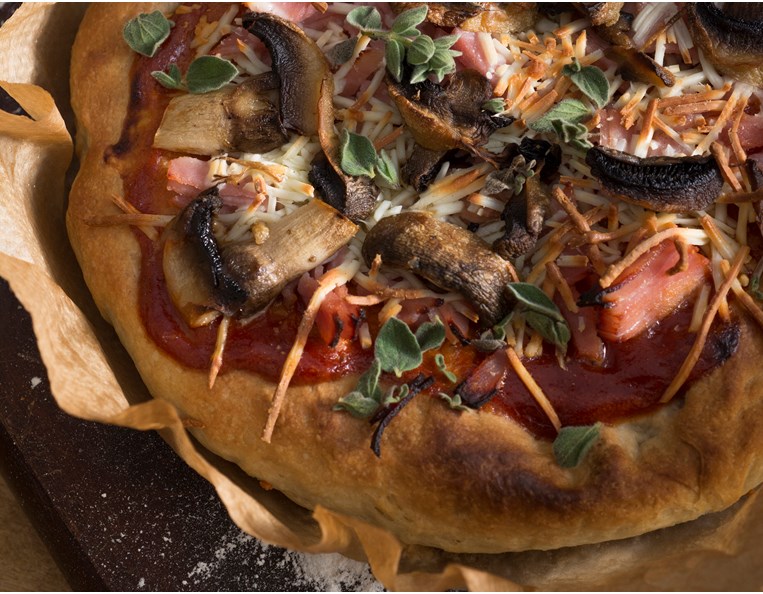 ΠΙΤΣΑ ΜΕ ΛΑΔΕΝΙΑ ΖΥΜΗ